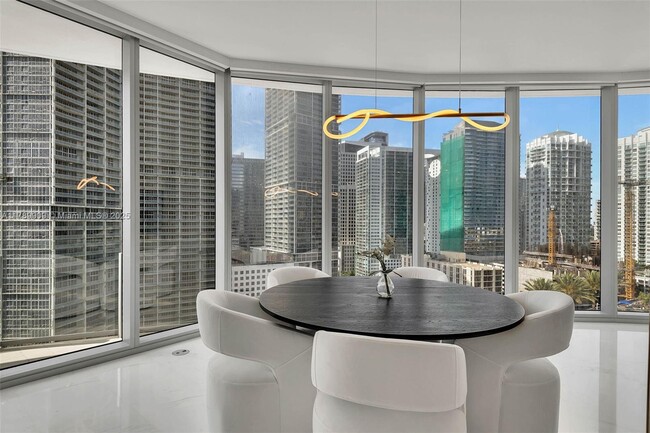 Building Photo - 300 Biscayne Blvd Way