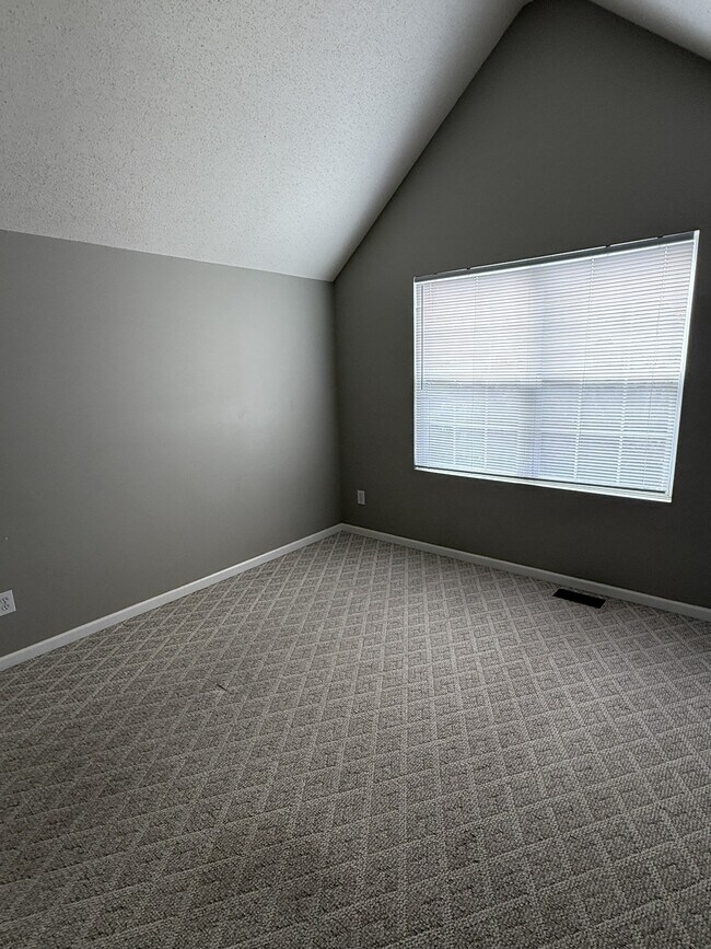 Building Photo - 5602 Thornbriar Ln