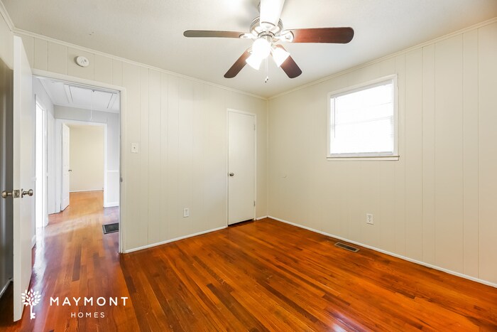 Building Photo - 490 Barnwell Rd