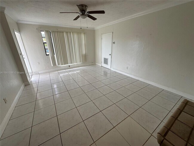 Building Photo - 1770 NE 148th St