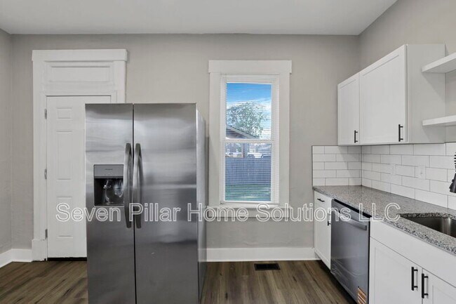 Building Photo - 1544 Granville St