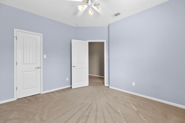 Building Photo - 2406 Sweetwater Ln