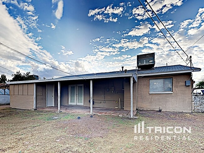 Building Photo - 5712 N 63rd Dr