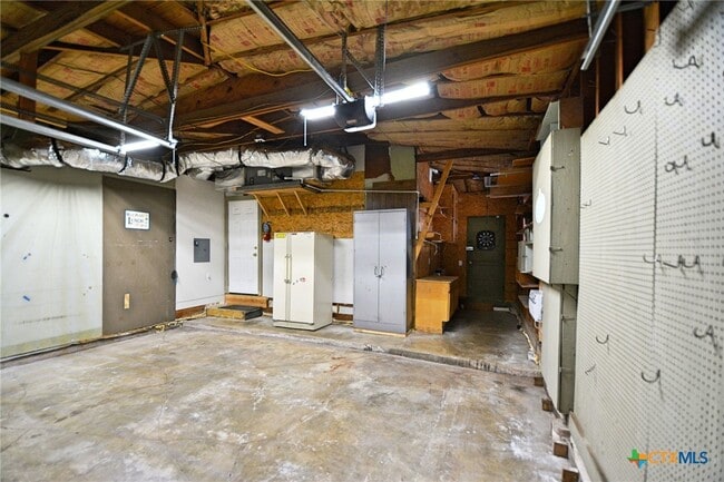 Building Photo - 571 W Merriweather St