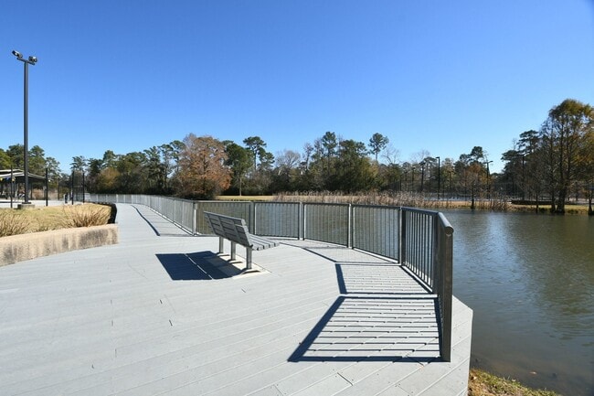 Building Photo - 26 Yewleaf Rd