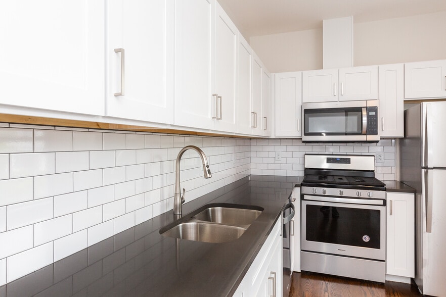 Building Photo - 20 Clary St