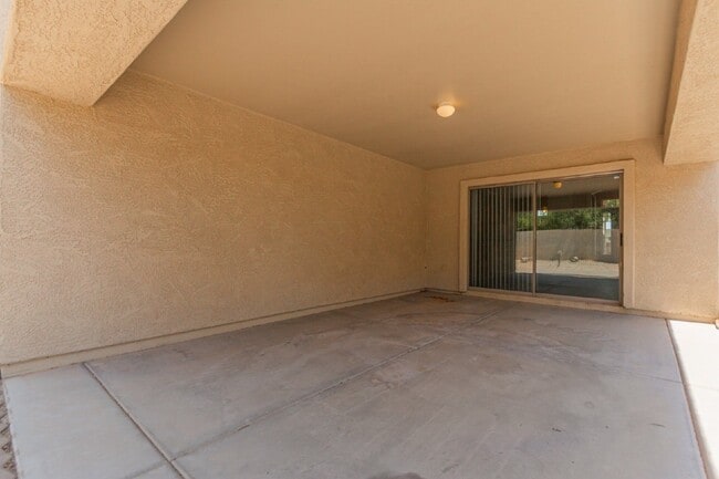 Building Photo - 11914 N 150th Ln