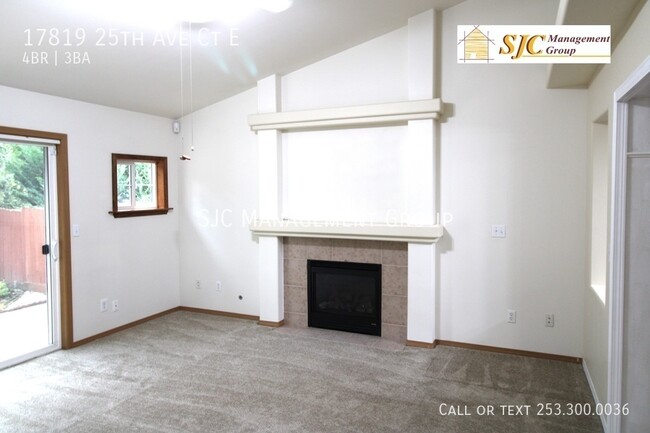 Building Photo - Four bedroom 2.5 bath home for rent in Tac...