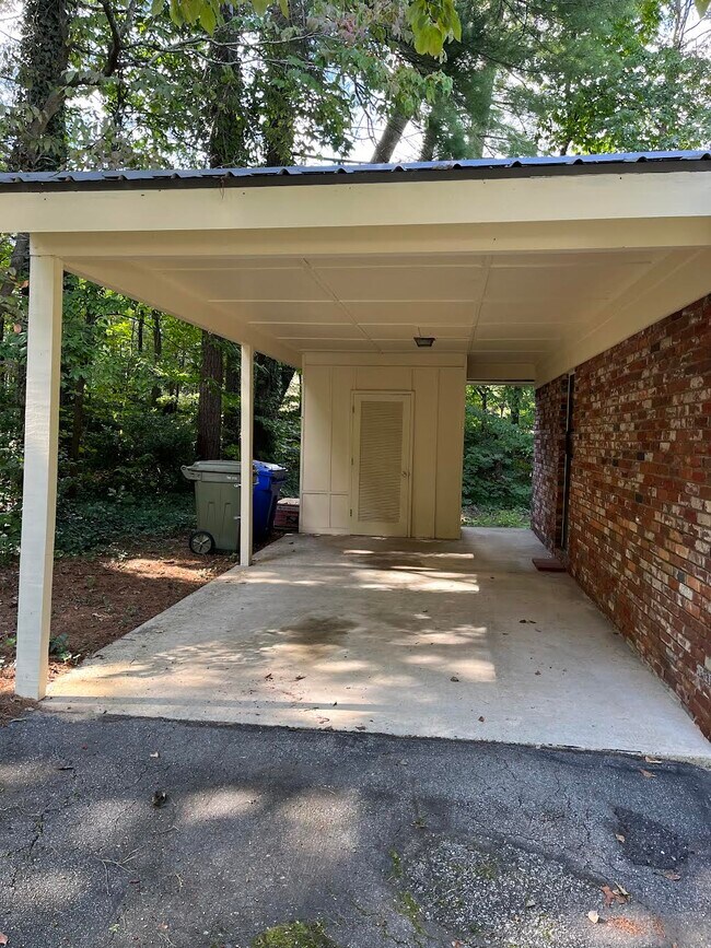 Building Photo - 129 W Blythe Cir