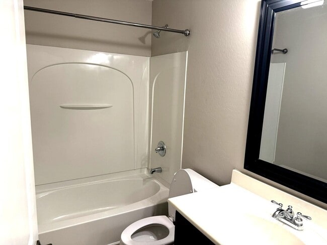 Building Photo - 4078 E Windsor Dr