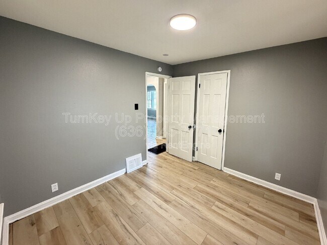 Building Photo - 7724 Monroe Dr