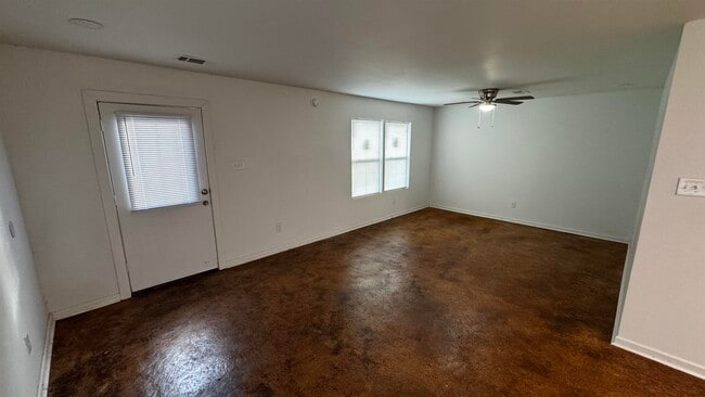 Building Photo - 3021 Chelsea Ave