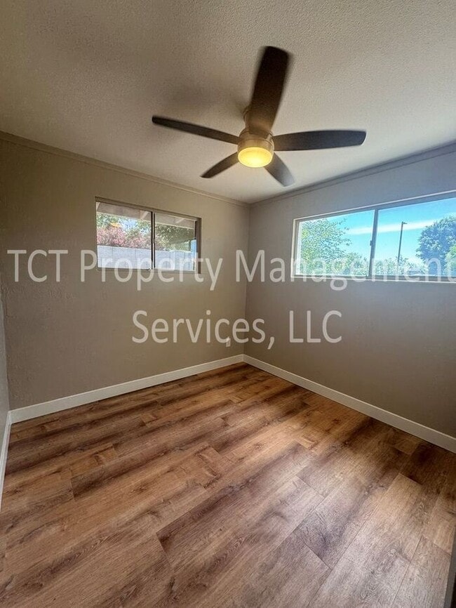 Building Photo - Fully Remodeled Duplex Near Downtown Chandler