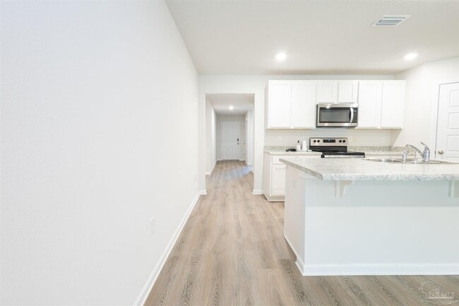 Building Photo - 975 Lovebird Ct