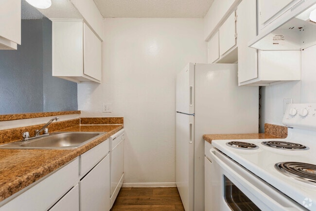 1BR,1BA - 575SF - Kitchen - Pinyon Point