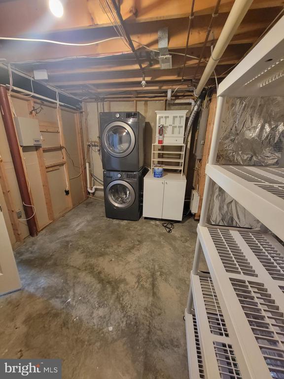 Building Photo - 8702 Castlerock Ct