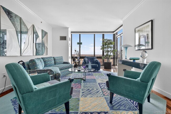 Building Photo - 10 City Pl