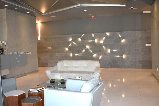 Building Photo - 9940 W Bay Harbor Dr