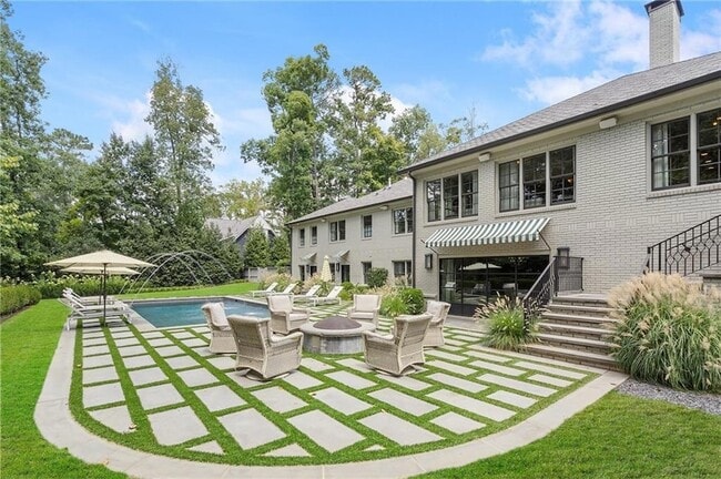 Building Photo - 3612 Castlegate Dr NW
