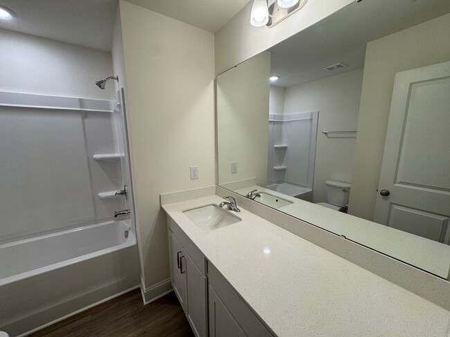 Building Photo - 3 Bedroom | 2.5 Bathroom Raleigh Townhome