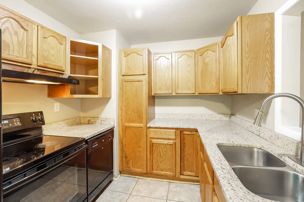 Building Photo - 11008 E 50th Terrace