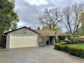 Building Photo - Spectacular 3 Bed, 1 Bath, 1,087 sqft House in Pleasant Hill available now for lease!