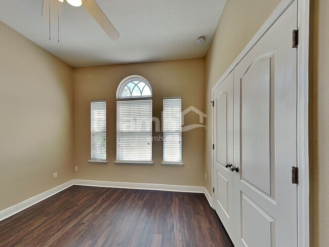 Building Photo - 7550 Bulls Head Dr