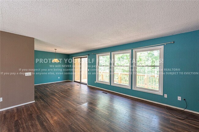 Building Photo - 27 Estes Dr