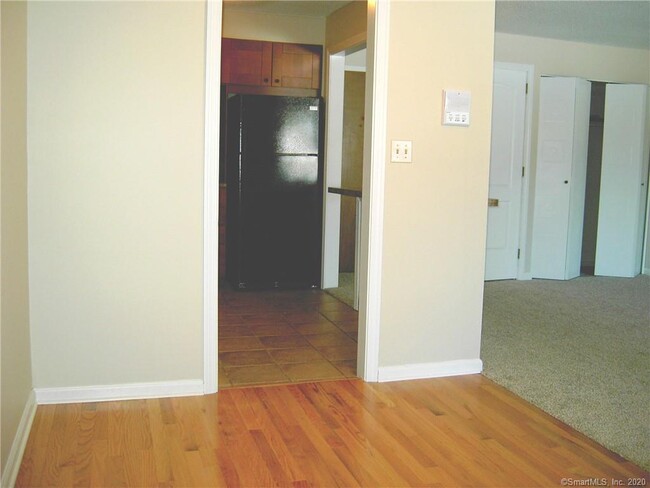 Building Photo - 100 Oxbow Dr
