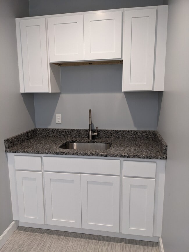 Kitchen Sink - 23 Clarence St