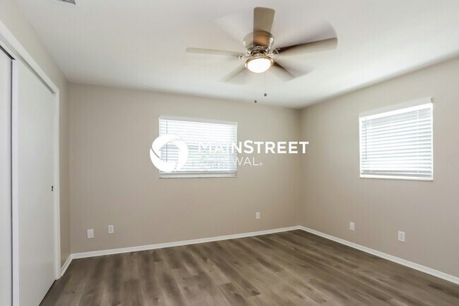 Building Photo - 4 Bedroom Pet-Friendly Home in SEMINOLE, F...