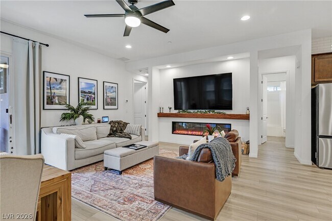 Building Photo - 111 Ibiza Lk Dr