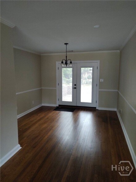 Building Photo - 132 Andover Dr