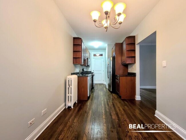 Building Photo - 1 bedroom in CHICAGO IL 60613