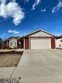 Building Photo - Spacious 4-Bedroom, 3-Bathroom House for Rent