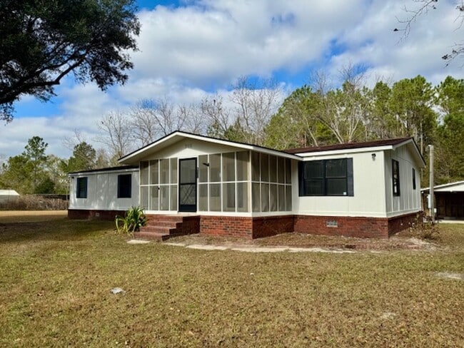 Building Photo - FOR RENT