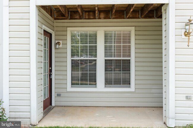 Building Photo - 689 Winding Stream Way