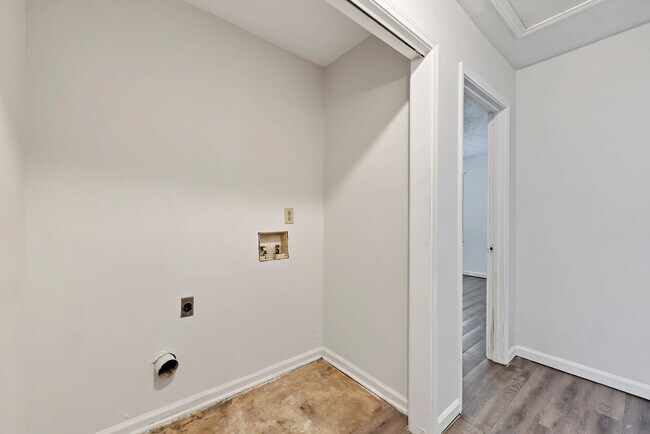 Building Photo - 2501 Riverchase Crossing NE