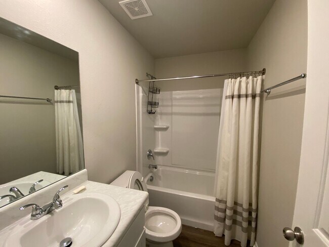 Building Photo - 5412 Mariposa Grv Dr