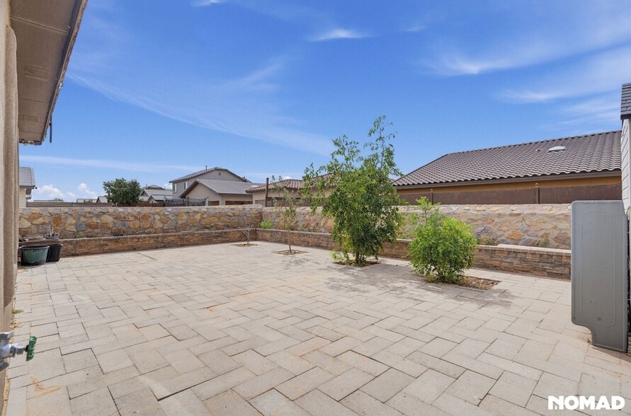 Building Photo - 13632 Blackburn Ave