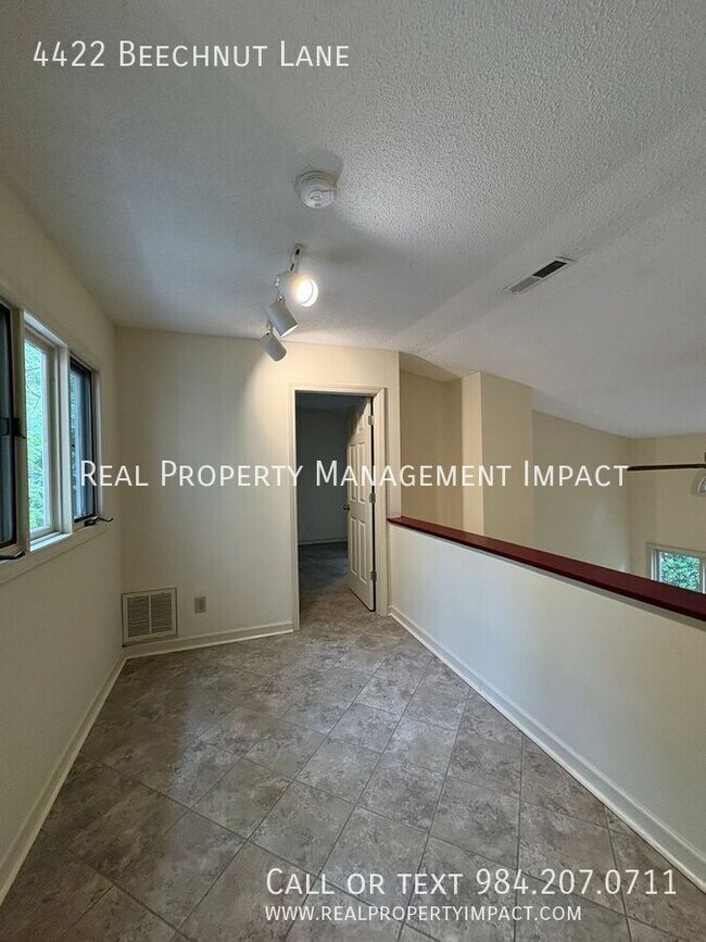 Building Photo - 4422 Beechnut Ln
