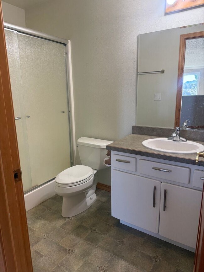 Building Photo - Breathtaking Panoramic Views: Golf Course & Canyon Views Home with Attached Garage in Crooked Riv...