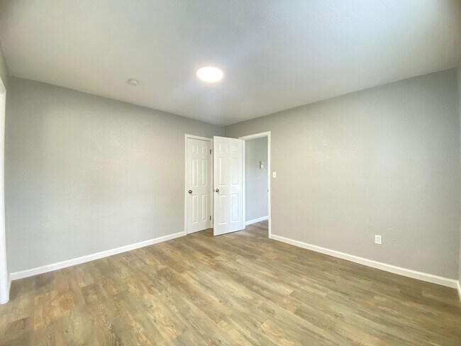 Building Photo - Finley St. 3217