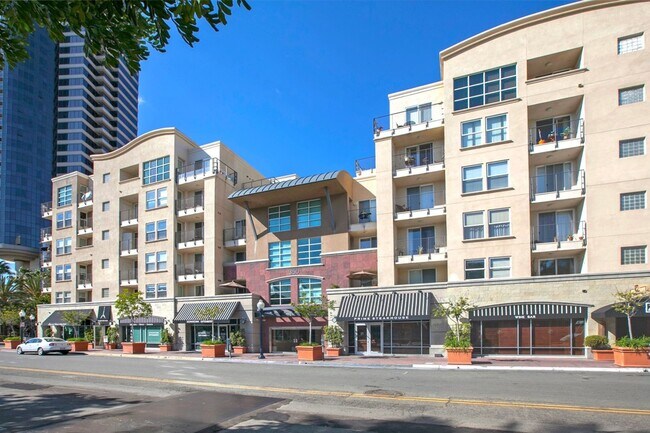 Building Photo - Furnished 2 bedroom with flex office space near Convention Center Downtown!