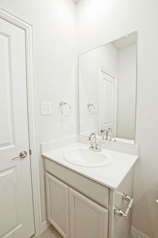 Building Photo - 625 Hidden Cove Dr