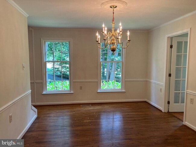 Building Photo - 10101 Alsace Ct