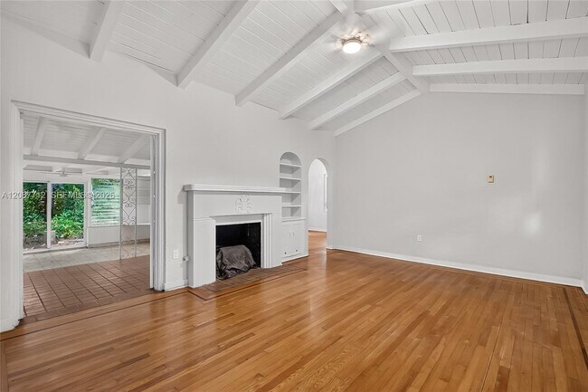 Building Photo - 9805 NE 4th Avenue Rd