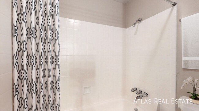 Building Photo - 7155 N Raleigh St