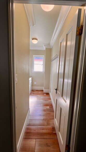Building Photo - 10830 Lindbrook Dr