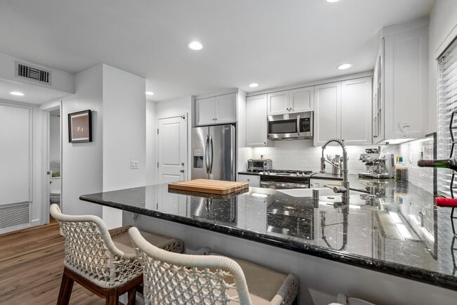 Building Photo - 314 Via Colinas
